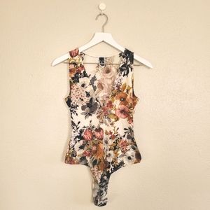 Windsor | Floral V-Plunge Sleeveless Bodysuit M - Boho - Bohemian